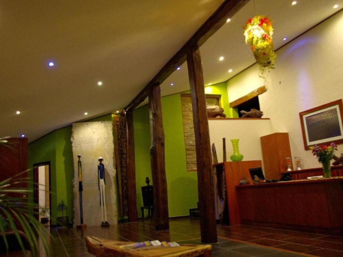 Desert Breeze Lodge Swakopmund Exteriör bild
