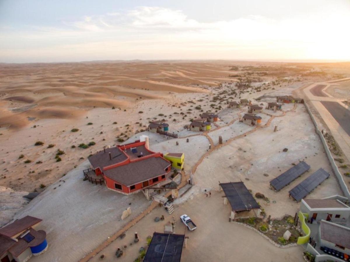 Desert Breeze Lodge Swakopmund Exteriör bild