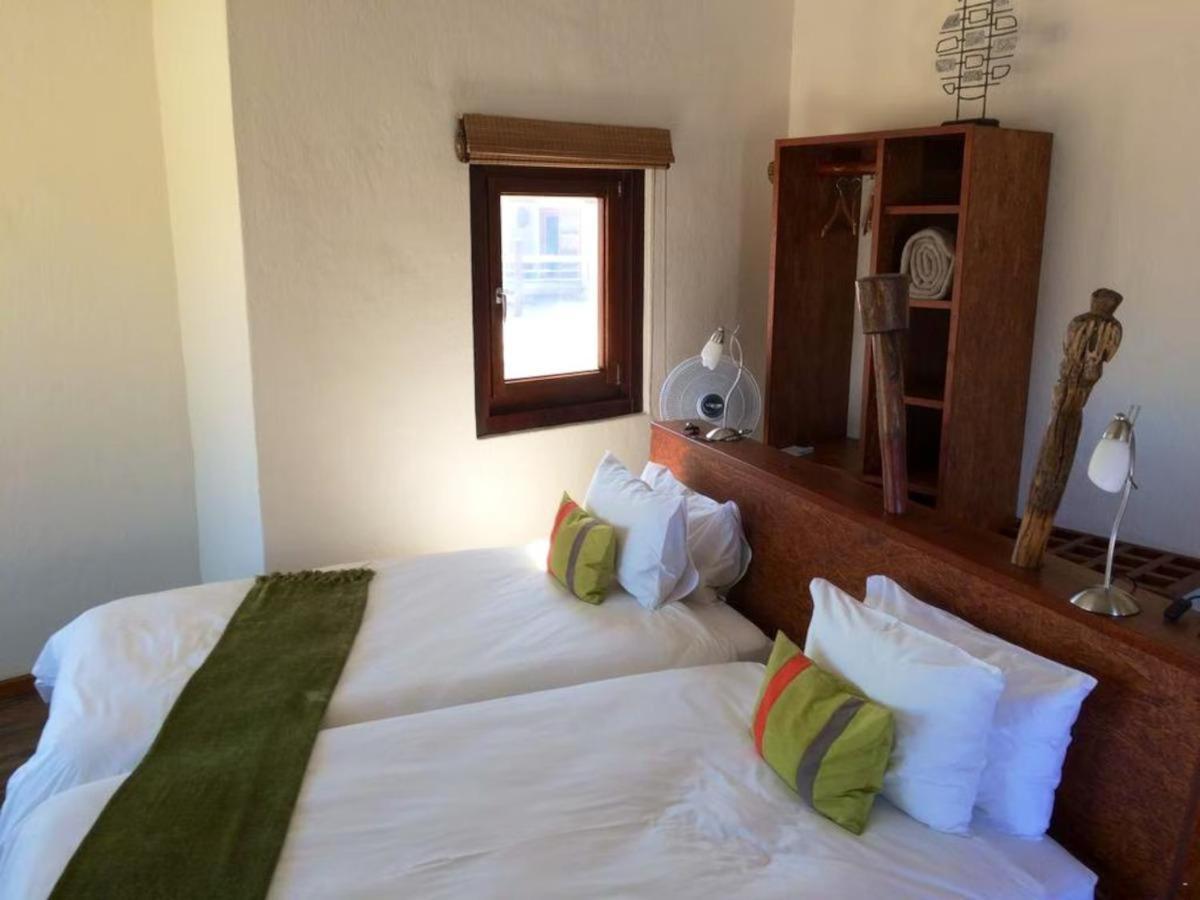 Desert Breeze Lodge Swakopmund Exteriör bild