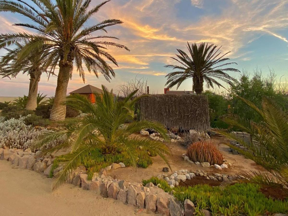 Desert Breeze Lodge Swakopmund Exteriör bild