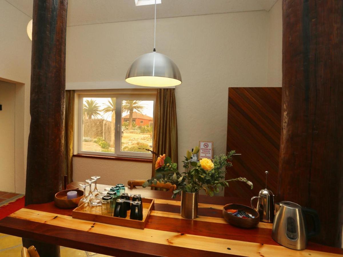 Desert Breeze Lodge Swakopmund Exteriör bild