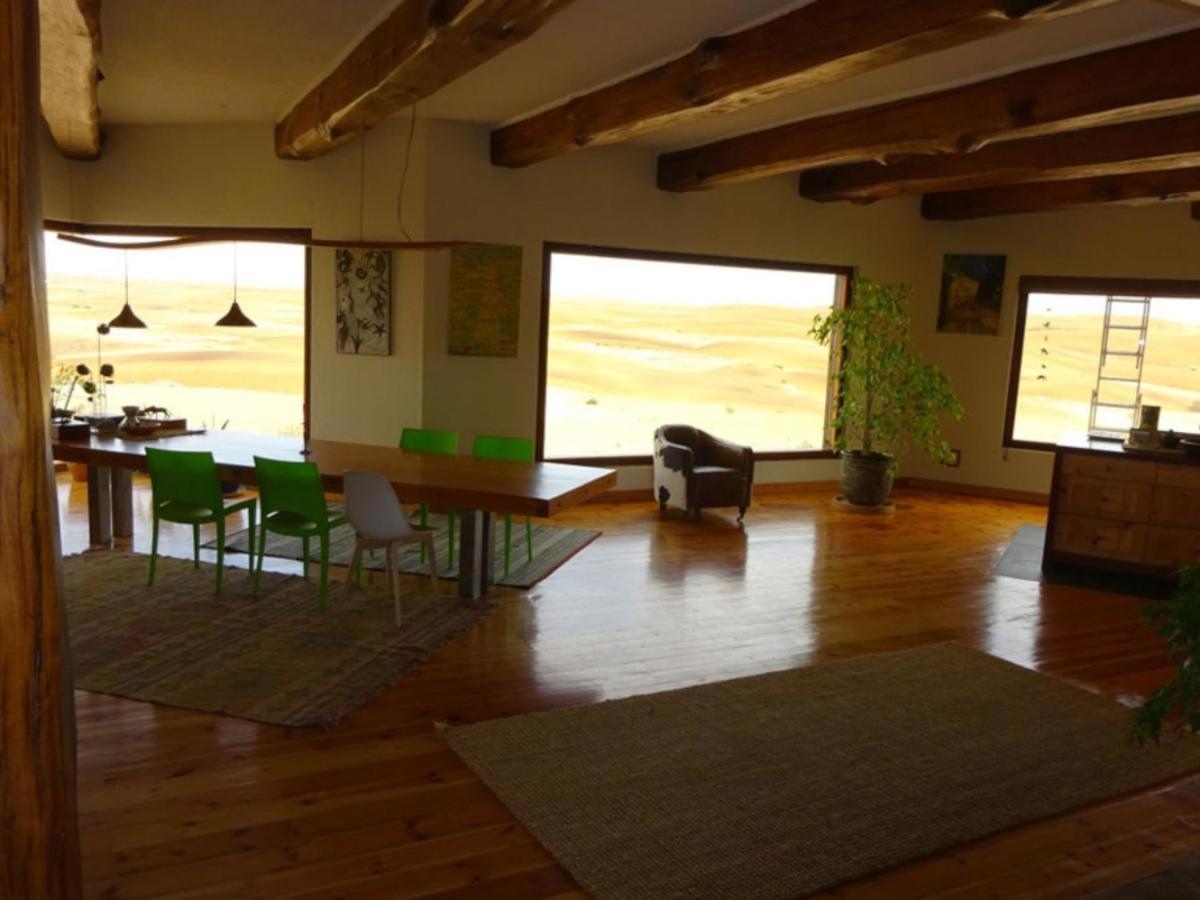 Desert Breeze Lodge Swakopmund Exteriör bild